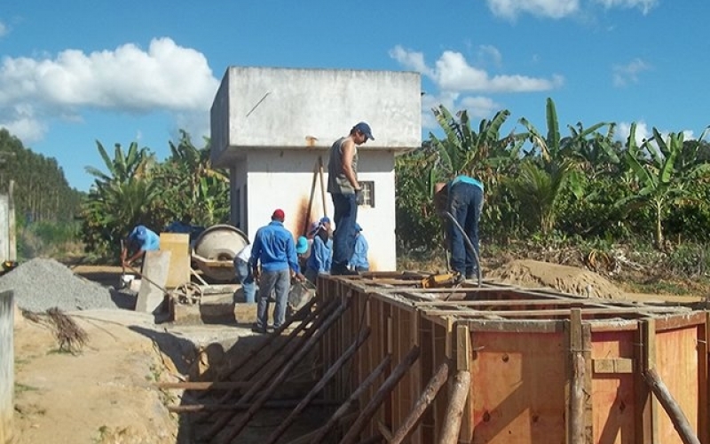 Construção da estrutura para instalação da Calha Parshal na Estação de Tratamento de Esgoto em Bebed